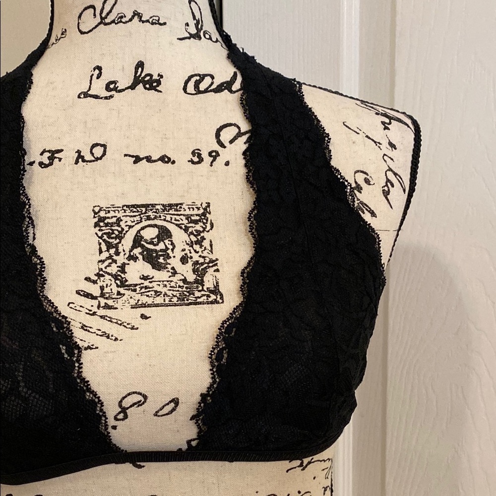 Free People NWOT Elegant Black Lace T-Back Halter Bra Size Medium - Picture 5 of 9